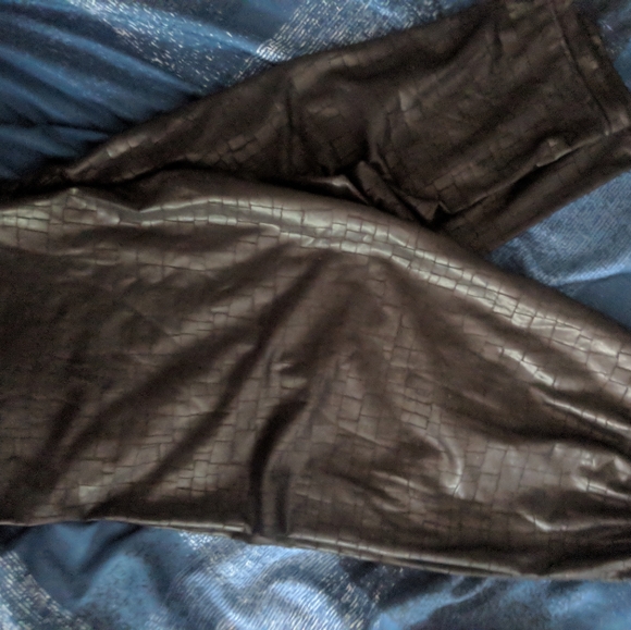 Leather like leggings - Picture 2 of 2